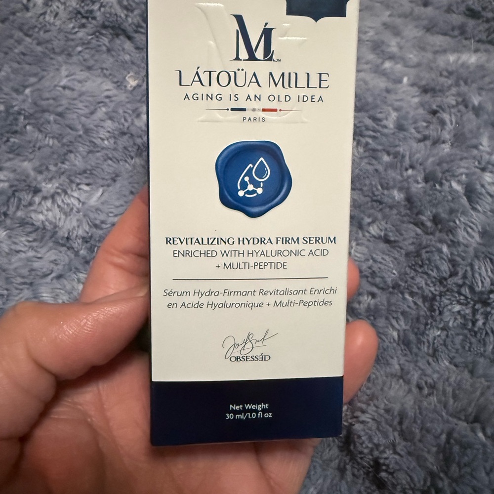 Revitalizing Hydra Firm Serum - Blue & White